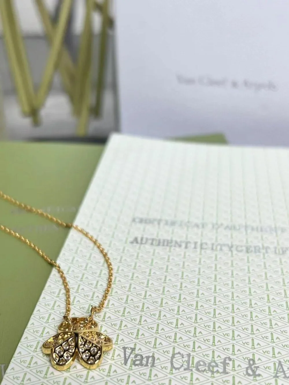 🤨Van Cleef & Arpels🤨 flower necklace
